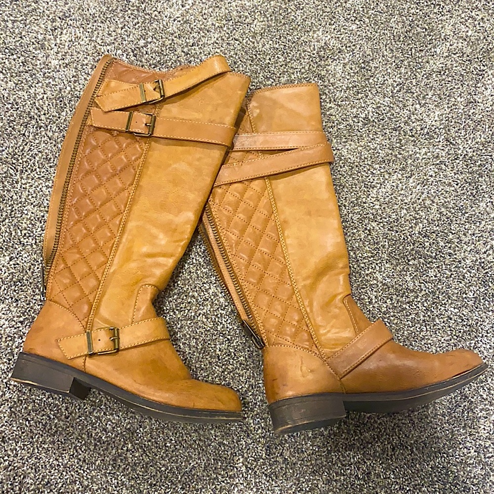 Below the knee riding boots